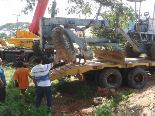 (ขายแล้วค่ะ ไป จ.นครราชศรีมา ช่าง อาทิตย์)รถเกรดถนน อีห้อ มิซูมิชิ G M   400   เจ้าของเลิกกิจการ  เล่มทะเบียนพร้อม