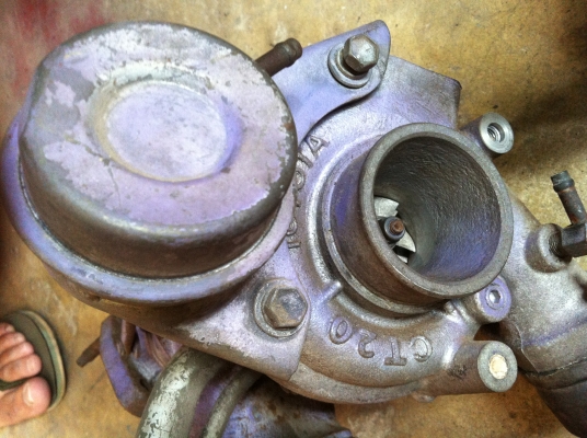 ชุดเทอร์โบ เป็นเทอร์โบ โตโยต้า 2L HERO เขาไอดี ไอเสีย อุปกรณ์ครบ แน่นๆ