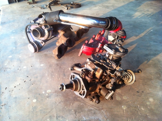 ชุดเทอร์โบ เป็นเทอร์โบ โตโยต้า 2L HERO เขาไอดี ไอเสีย อุปกรณ์ครบ แน่นๆ