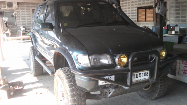 KIA SPORTAGE แก๊ส LPG แบบหัวฉีด ยกสูง 6 นิ้ว รถแต่งครบพร้อมลุย  สนใจโทร 0801118855 ตู่