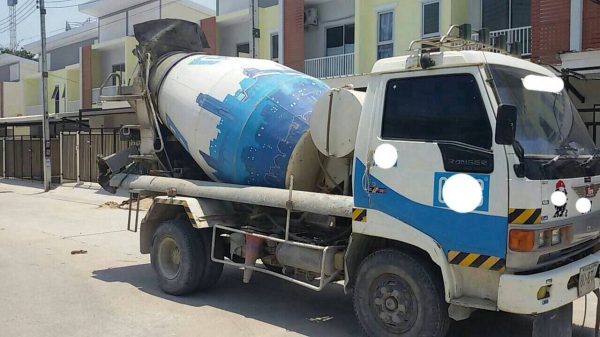 รถโม่ปูน6ล้อ ขนาด3คิว