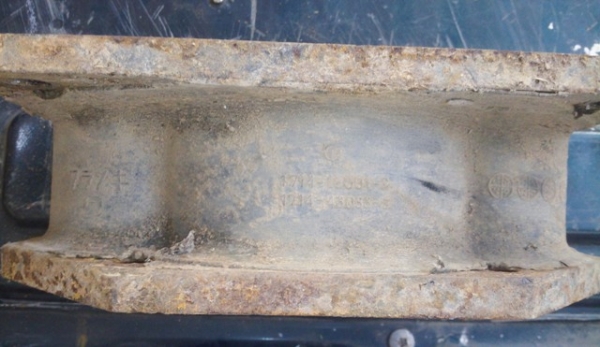 ยางแท่นล้อรถบด SAKIA ขนาด 4ตัน ใช้ได้ทั้ง รุ่น TV และ TG ถูกๆ ยางแท่นล้อรถบด SAKIA ขนาด 4ตัน ใช้ได้ทั้ง รุ่น TV และ TG ถูกๆ