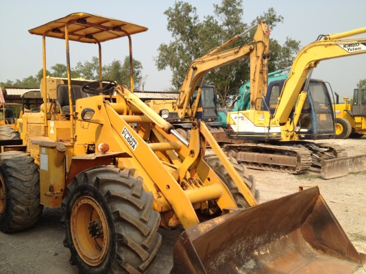 รถตักสภาพพร้อมใช้งาน ราคาถูกใจ