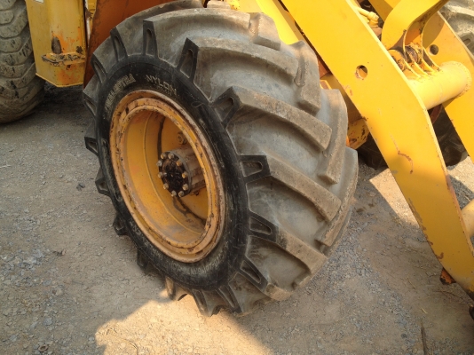 รถตักสภาพพร้อมใช้งาน ราคาถูกใจ