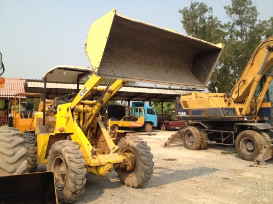 รถตักสภาพพร้อมใช้งาน ราคาถูกใจ