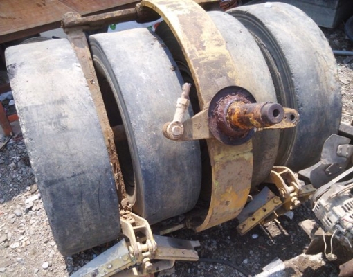 ชุดล้อยาง รถบด SAKIA TV 40 ขนาด 4ตัน ขายถูก สภาพดีมาก ชุดล้อยาง รถบด SAKIA TV 40 ขนาด 4ตัน ขายถูก สภาพดีมาก