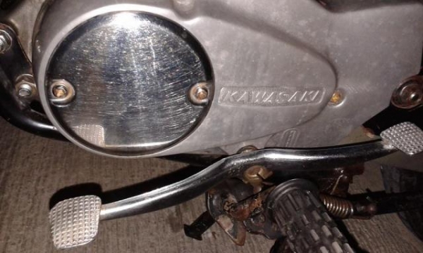 ขาย Kawasaki KH100C เดิมๆสภาพสวยแท้ทั้งคันราคา 25000 บาทครับ