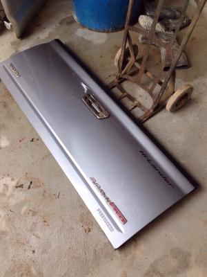 ฝาท้ายกระบะถอดของเเท้ๆหลายยี่ห้อ