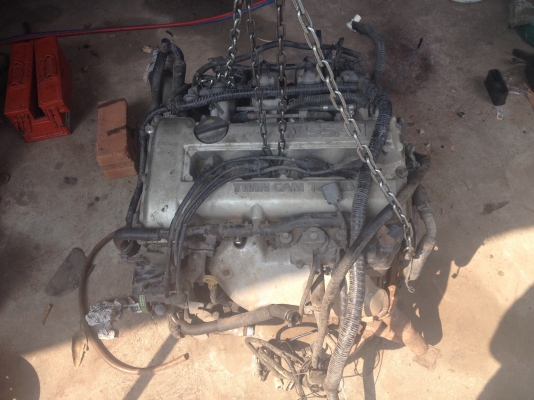 ขายเครื่องSR20 ฝาขาวเรียบ สภาพสวย เครื่องดีครับของครบไม่มีใบนะครับขาย10000บาท