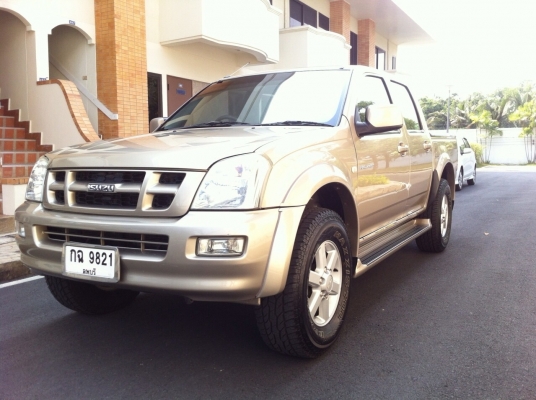 ขายisuzu d max hilander 4dr