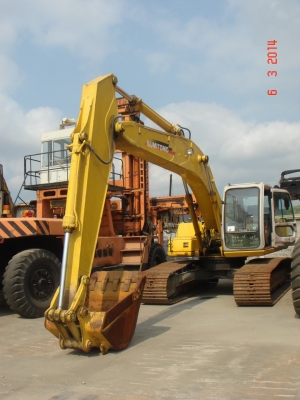 รถแบคโอนำเข้าจากญี่ปุ่น ซื้อสดและจัดไฟแนนท์