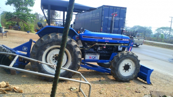 รถไถ ฟอส 6610 โฟว์วีล รุ่นท๊อป รถเก็บสวยใหม่ทั้งคัน ชอบราคาเท่าไร ต่อรองกันได้ครับ