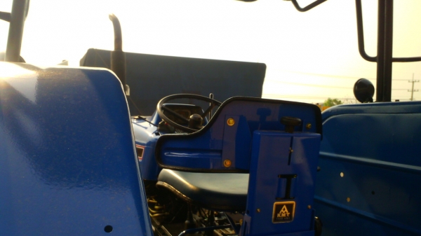 รถไถ ฟอส 6610 โฟว์วีล รุ่นท๊อป รถเก็บสวยใหม่ทั้งคัน ชอบราคาเท่าไร ต่อรองกันได้ครับ