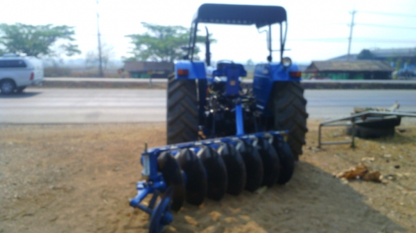 รถไถ ฟอส 6610 โฟว์วีล รุ่นท๊อป รถเก็บสวยใหม่ทั้งคัน ชอบราคาเท่าไร ต่อรองกันได้ครับ