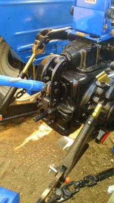 รถไถ ฟอส 6610 โฟว์วีล รุ่นท๊อป รถเก็บสวยใหม่ทั้งคัน ชอบราคาเท่าไร ต่อรองกันได้ครับ