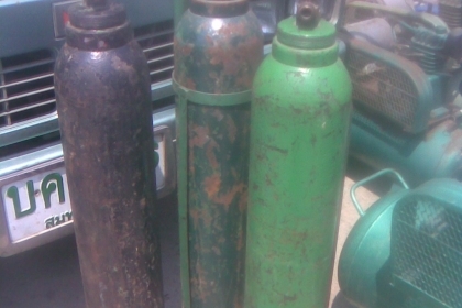 ถังลมถังออกซิเจนสภาพพร้อมใช้งานครับถังขนาดกลางครับวาลดีครับราคานี้คุ้มมากครับ