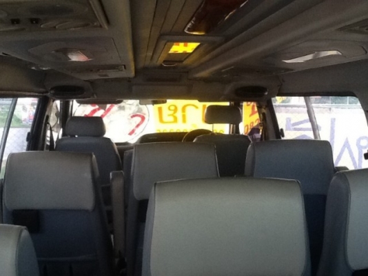 ขายรถตู้  โตโยต้า  Hiace   ปี  1992   พวงมาลัยพาวเวอร์   แต่ง  VIP  ขาย  130000