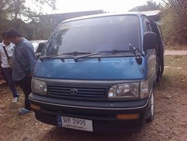 ขายรถตู้ โตโยต้า Hiace  เครื่อง 2l  2500  ราคา  105000  บาท