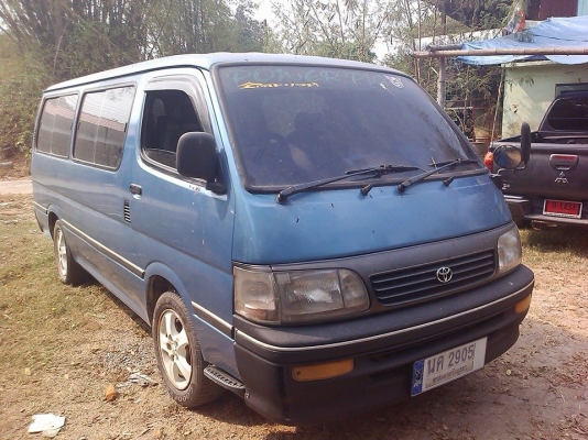 ขายรถตู้ โตโยต้า Hiace  เครื่อง 2l  2500  ราคา  105000  บาท