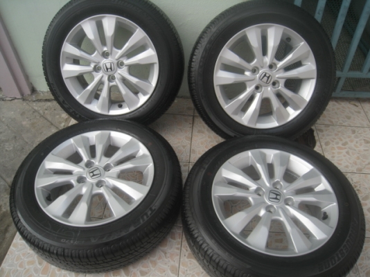 ขายล้อแม็กป้ายแดง Honda city 15"x5.5" et45 4รู100 พร้อมยางผลิตสัปดาห์ที่ 37 ปี13 สนใจติดต่อเล็กคลองสามครับ 081-3747940