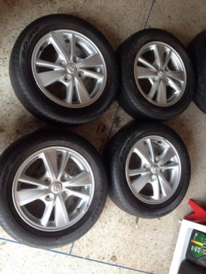 แม็กToyota Avanza ขอบ15 พร้อมยาง Dunlop 185/60/15