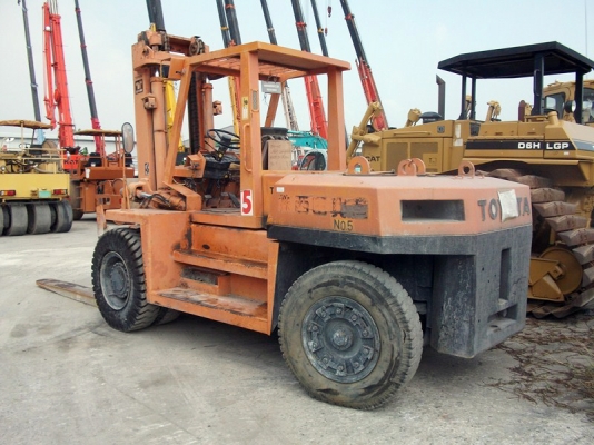 ขายรถยกขนาด 11.5 ตัน เสา 3 เมตร นำเข้าจากญี่ปุ่น