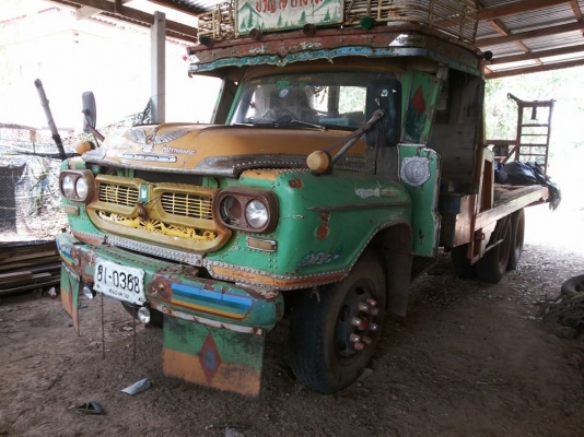 ขายรถสิบล้อเทรนเลอร์ลากรถเกี่ยวข้าว  เครื่อง EH700