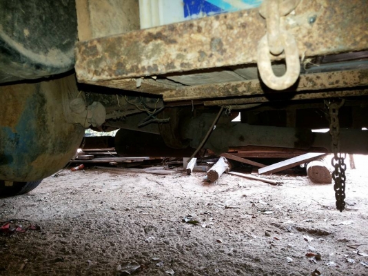 ขายรถสิบล้อเทรนเลอร์ลากรถเกี่ยวข้าว  เครื่อง EH700