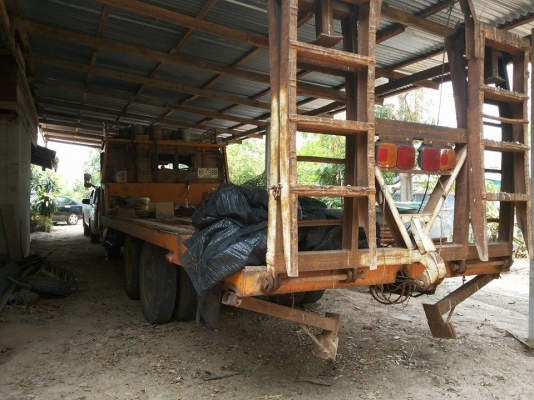 ขายรถสิบล้อเทรนเลอร์ลากรถเกี่ยวข้าว  เครื่อง EH700