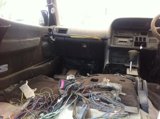 ขายหัวรถตู้ Toyota Hiace จรวด สนใจติดต่อได้ครับ 082-0319871