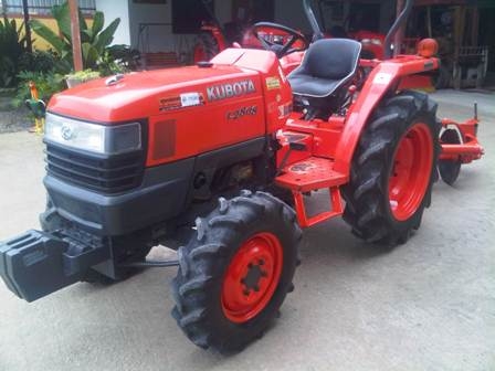 ขายรถไถ Kubota L 2808 (4WD)พร้อมผานหลัง พร้อมใช้งาน สีเดิมๆ