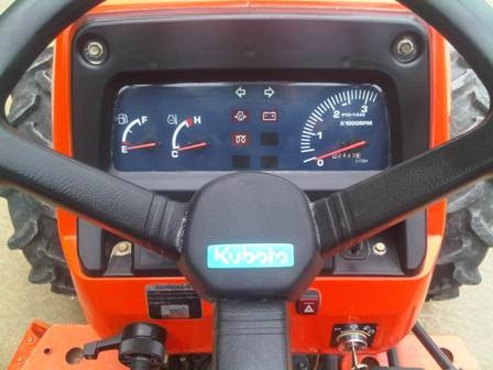 ขายรถไถ Kubota L 2808 (4WD)พร้อมผานหลัง พร้อมใช้งาน สีเดิมๆ ขายรถไถ Kubota L 2808 (4WD)พร้อมผานหลัง พร้อมใช้งาน สีเดิมๆ