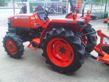 ขายรถไถ Kubota L 2808 (4WD)พร้อมผานหลัง พร้อมใช้งาน สีเดิมๆ