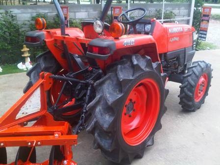 ขายรถไถ Kubota L 2808 (4WD)พร้อมผานหลัง พร้อมใช้งาน สีเดิมๆ
