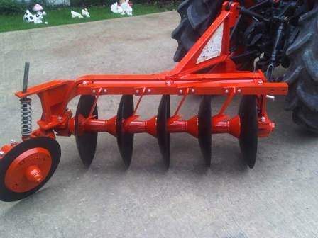 ขายรถไถ Kubota L 2808 (4WD)พร้อมผานหลัง พร้อมใช้งาน สีเดิมๆ