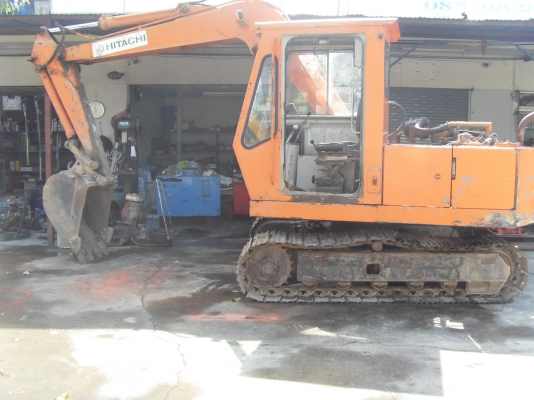 ขายรถแบ๊คโฮ PC-60 HITACHI รุ่น 2