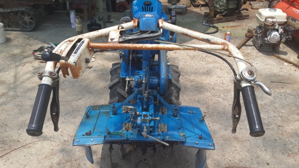 รถพรวนดิน