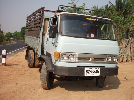 ต้องการขายรถ6ล้อmitsu  fusoรุ่นt620