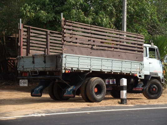 ต้องการขายรถ6ล้อmitsu  fusoรุ่นt620