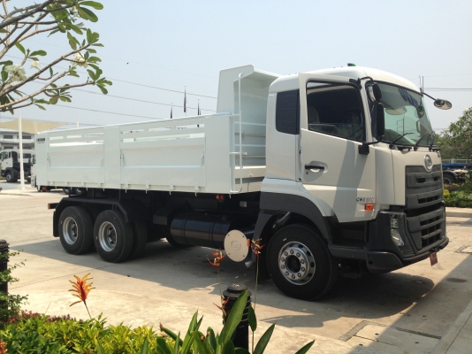 ขายรถใหม่ 10ล้อ UD Quuester 370 แรง ป้ายใหม่