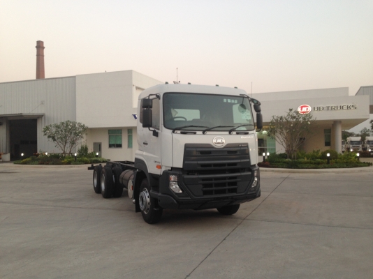 ขายรถใหม่ 10ล้อ UD Quuester 370 แรง ป้ายใหม่