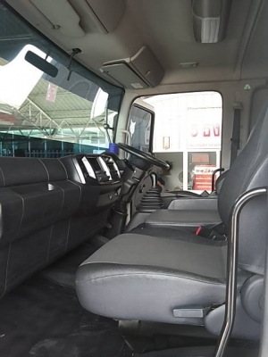 ขาย รถบรรทุกหกล้อ HINO FG 212 แรงม้า มี AIRBAG ตู้ 10 บาน ยาว 7.50 เมตร จดทะเบียน ปี 2556 สภาพเหมือน ขาย รถบรรทุกหกล้อ HINO FG 212 แรงม้า มี AIRBAG ตู้ 10 บาน ยาว 7.50 เมตร จดทะเบียน ปี 2556 สภาพเหมือน