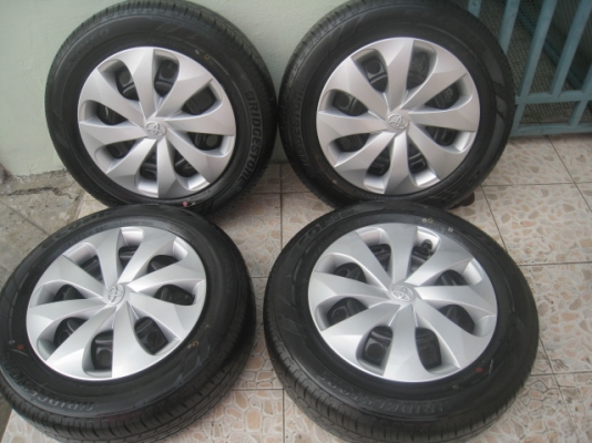 ขายกะทะล้อ new yaris ขอบ14 4รู100 พร้อมยาง ยางผลิตสัปดาห์ที่ 50 ปี13 สนใจติดต่อเล็กคลองสามครับ 081-3747940