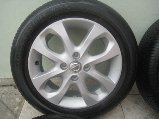 ขายล้อแม็ก Nissan march ล้อทำสีมาใหม่ 15"x5.5" et50 4รู100 พร้อมยางป้ายแดงปี13 สนใจติดต่อเล็กคลองงสามครับ 081-3747940