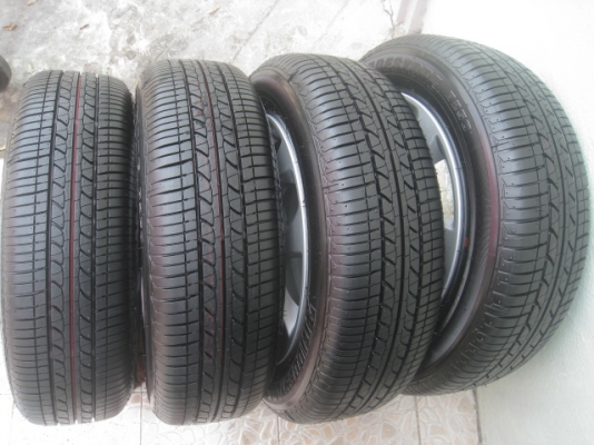 ขายล้อแม็ก Nissan march ล้อทำสีมาใหม่ 15"x5.5" et50 4รู100 พร้อมยางป้ายแดงปี13 สนใจติดต่อเล็กคลองงสามครับ 081-3747940