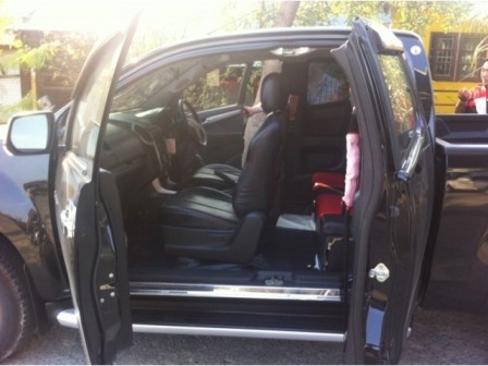 Dmax  v-cross ปี2012 MT สีดำ TOPสุดNAVI