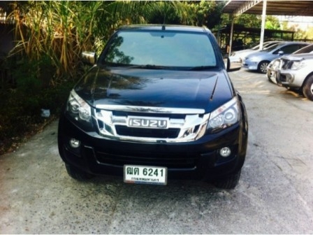 Dmax  v-cross ปี2012 MT สีดำ TOPสุดNAVI