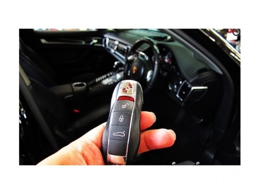 PORSCHE PANAMERA 2011 (S) HYBRID 3.0 V6 F1 PORSCHE PANAMERA 2011 (S) HYBRID 3.0 V6 F1