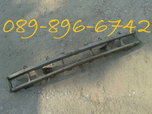 ขายกันชนหน้า NISSAN URVAN E24