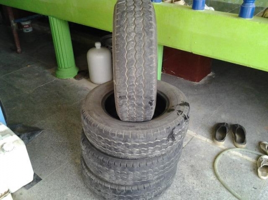 ขายยางกะบะ ขอบ15สภาพดีปีใหม่ 1612